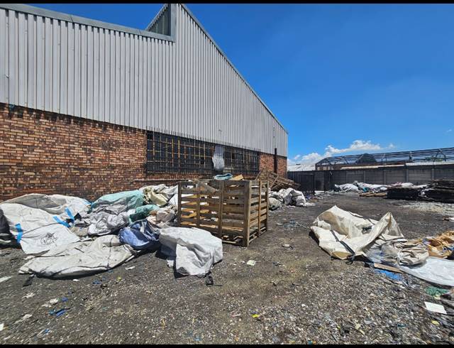 330M² WAREHOUSE FOR SALE IN BENONI SOUTH